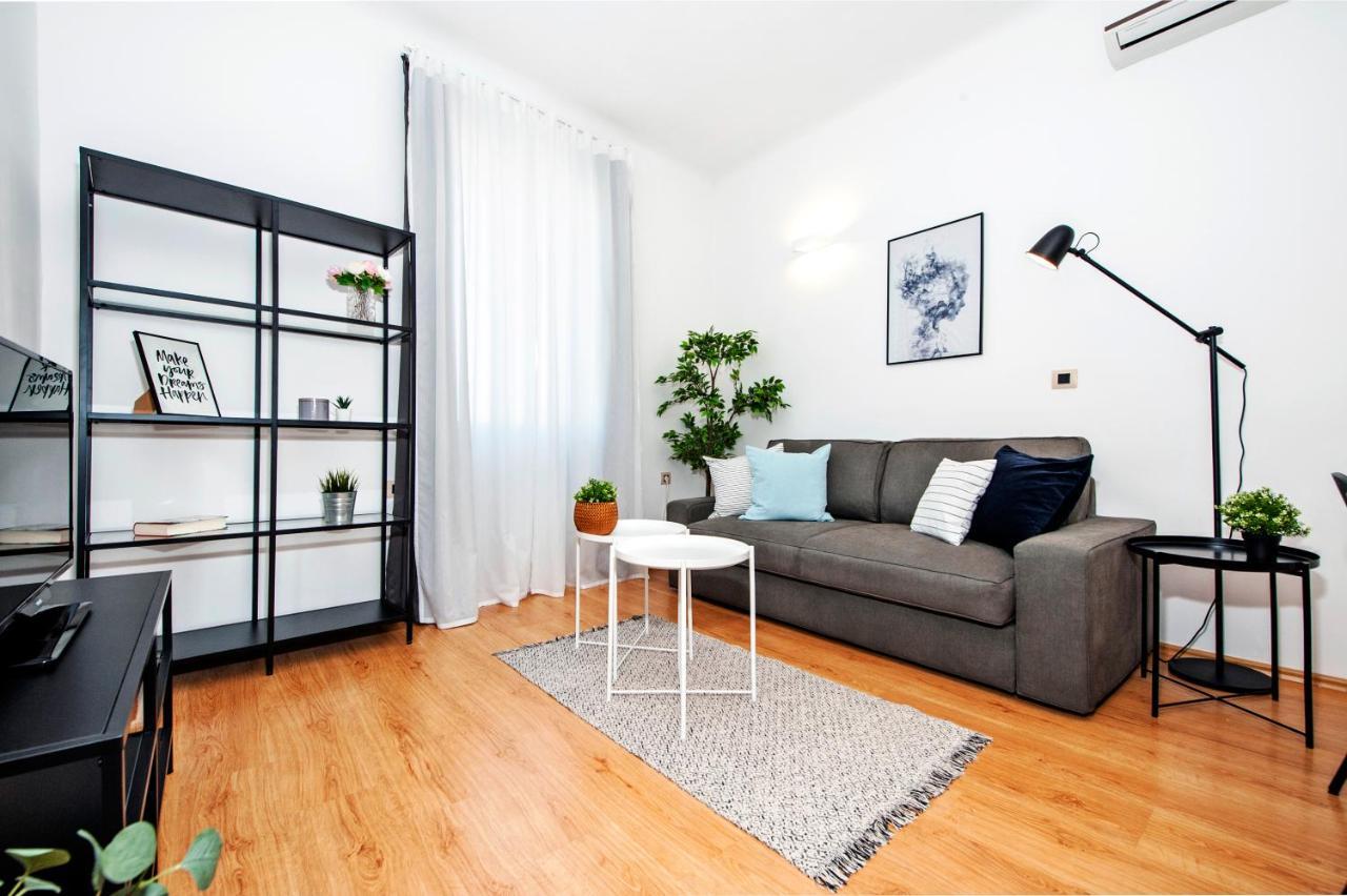 Apartment Mimi 로비니 외부 사진