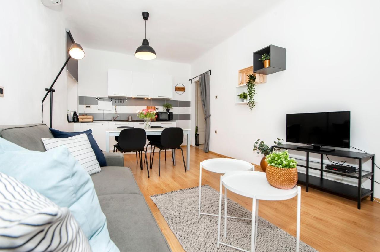 Apartment Mimi 로비니 외부 사진