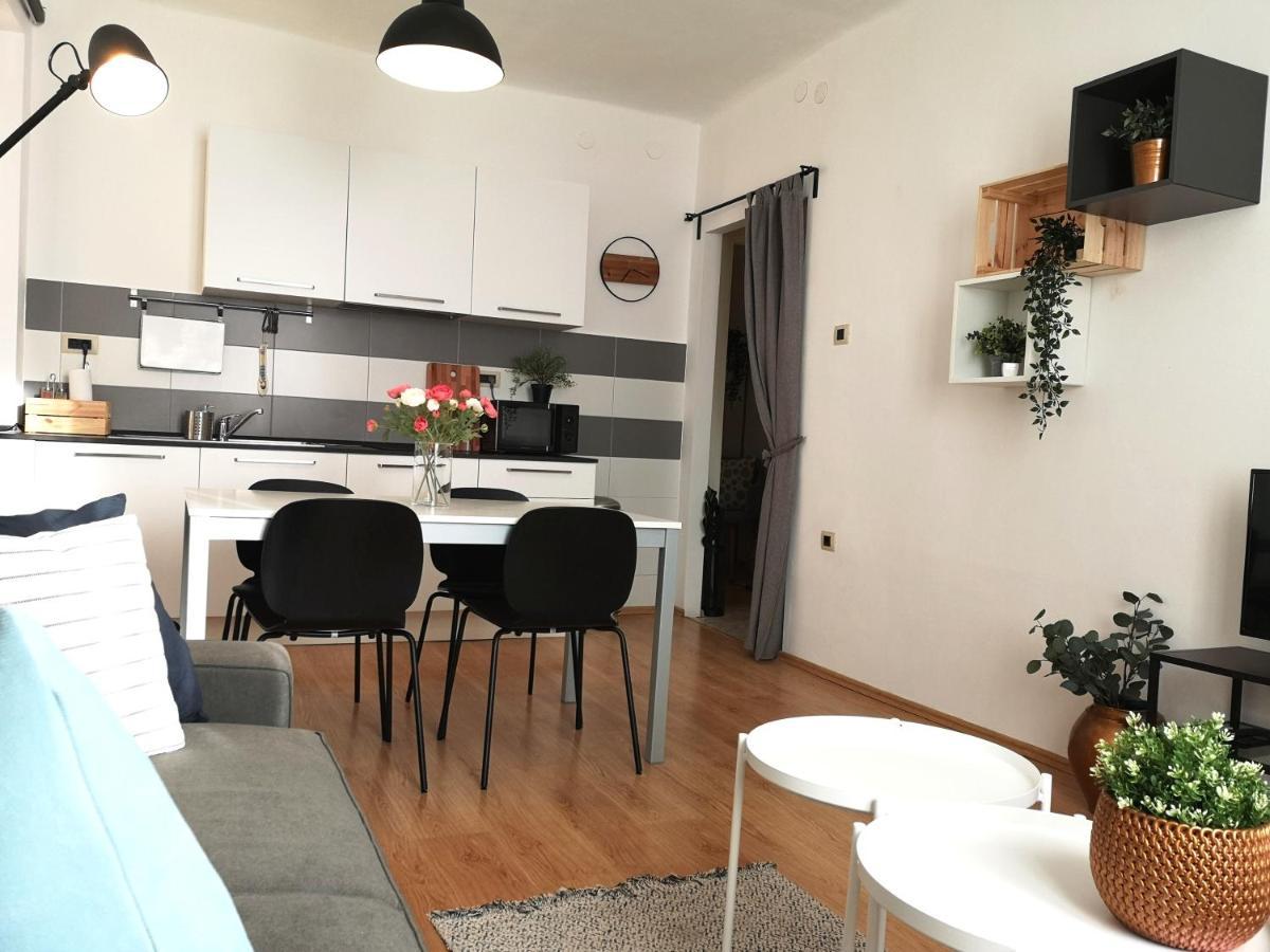 Apartment Mimi 로비니 외부 사진