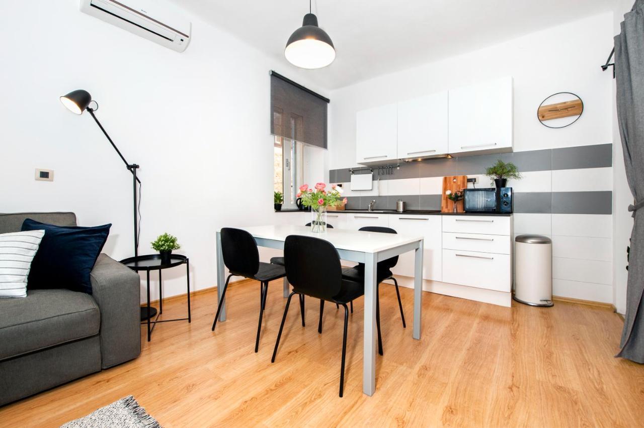 Apartment Mimi 로비니 외부 사진